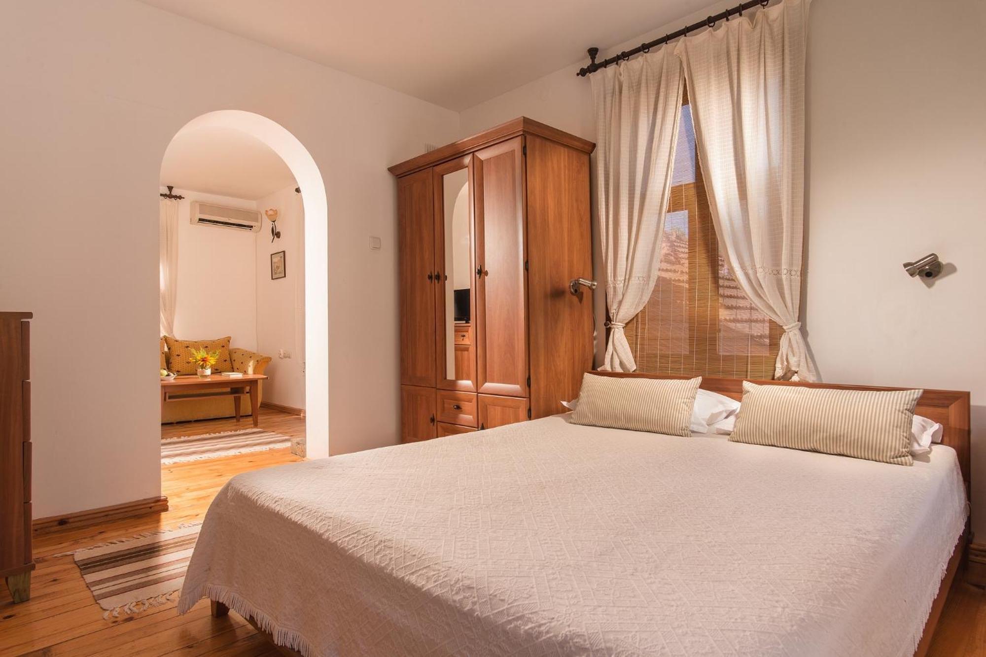 Family Hotel Bile Beli Osŭm Exterior photo