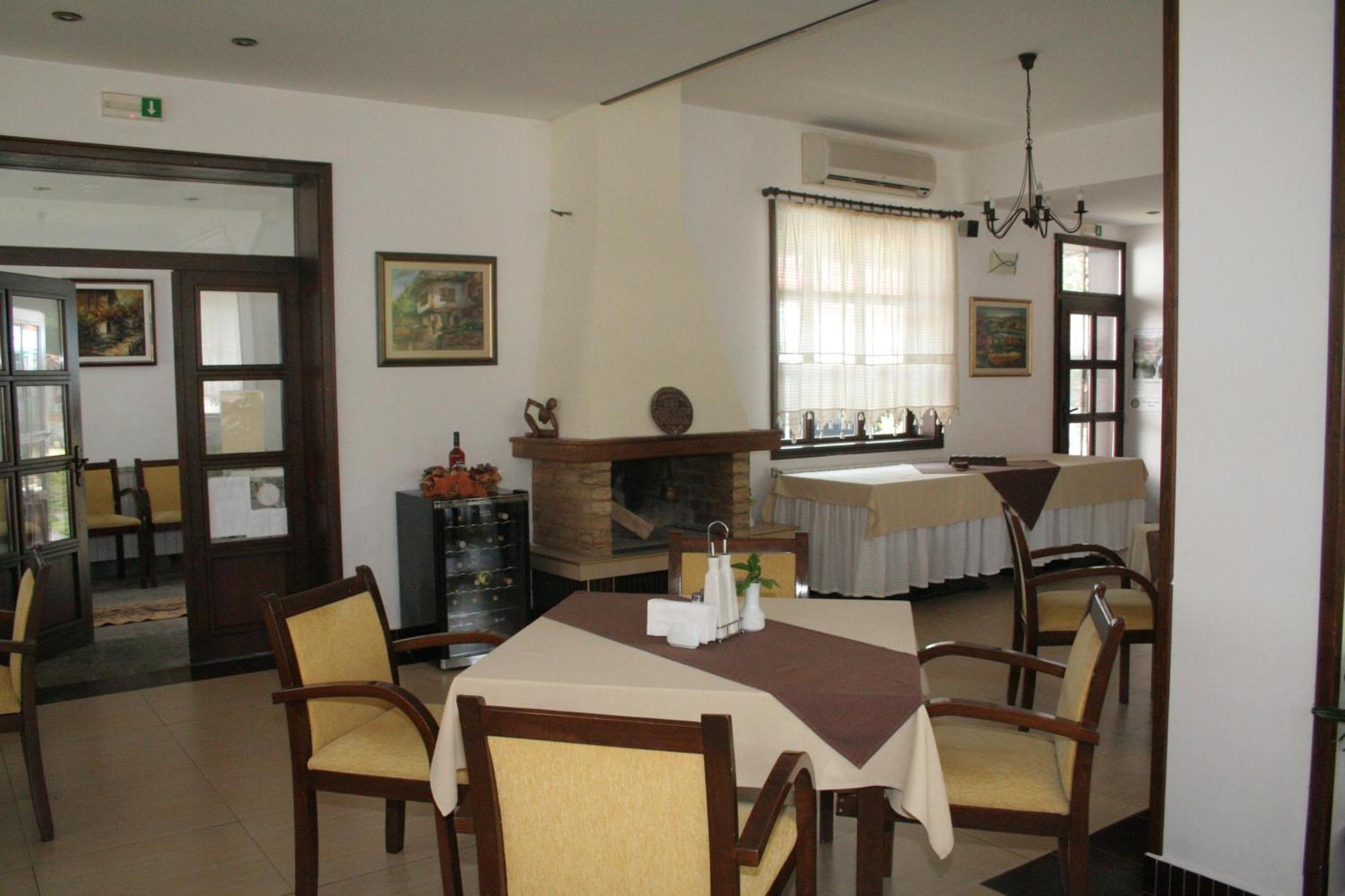 Family Hotel Bile Beli Osŭm Exterior photo