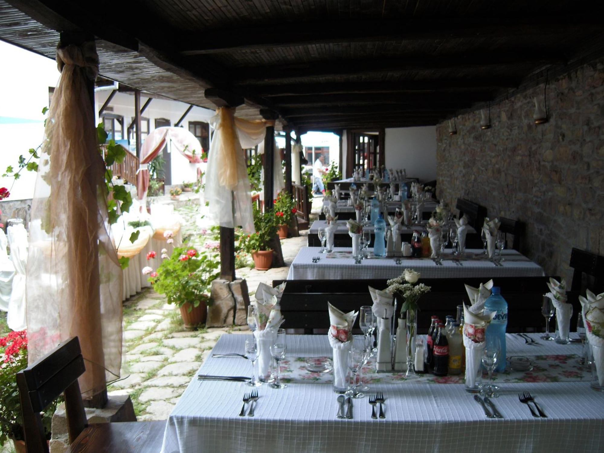Family Hotel Bile Beli Osŭm Exterior photo