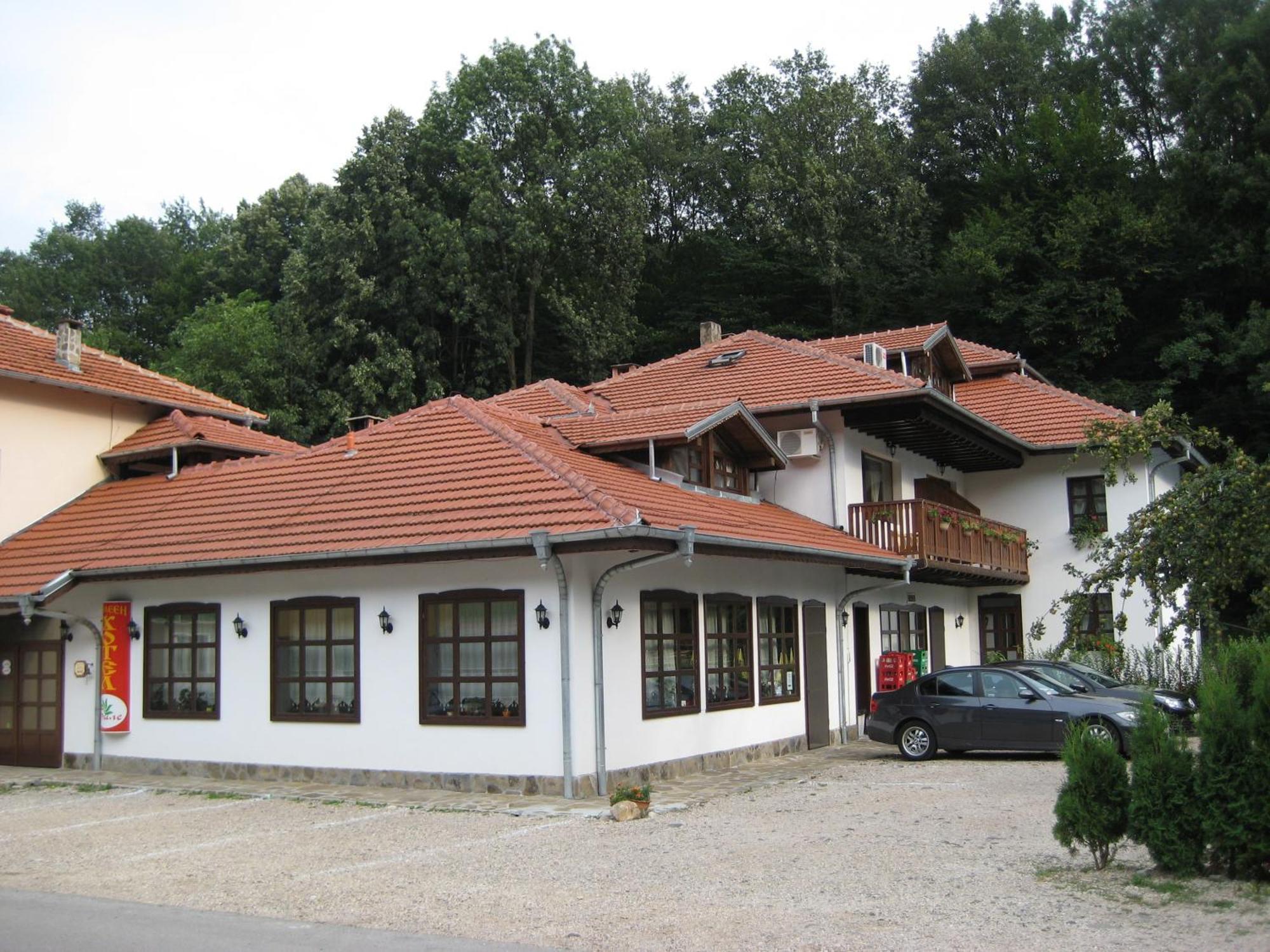 Family Hotel Bile Beli Osŭm Exterior photo