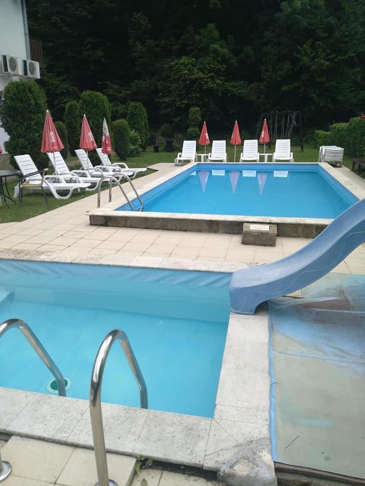 Family Hotel Bile Beli Osŭm Exterior photo