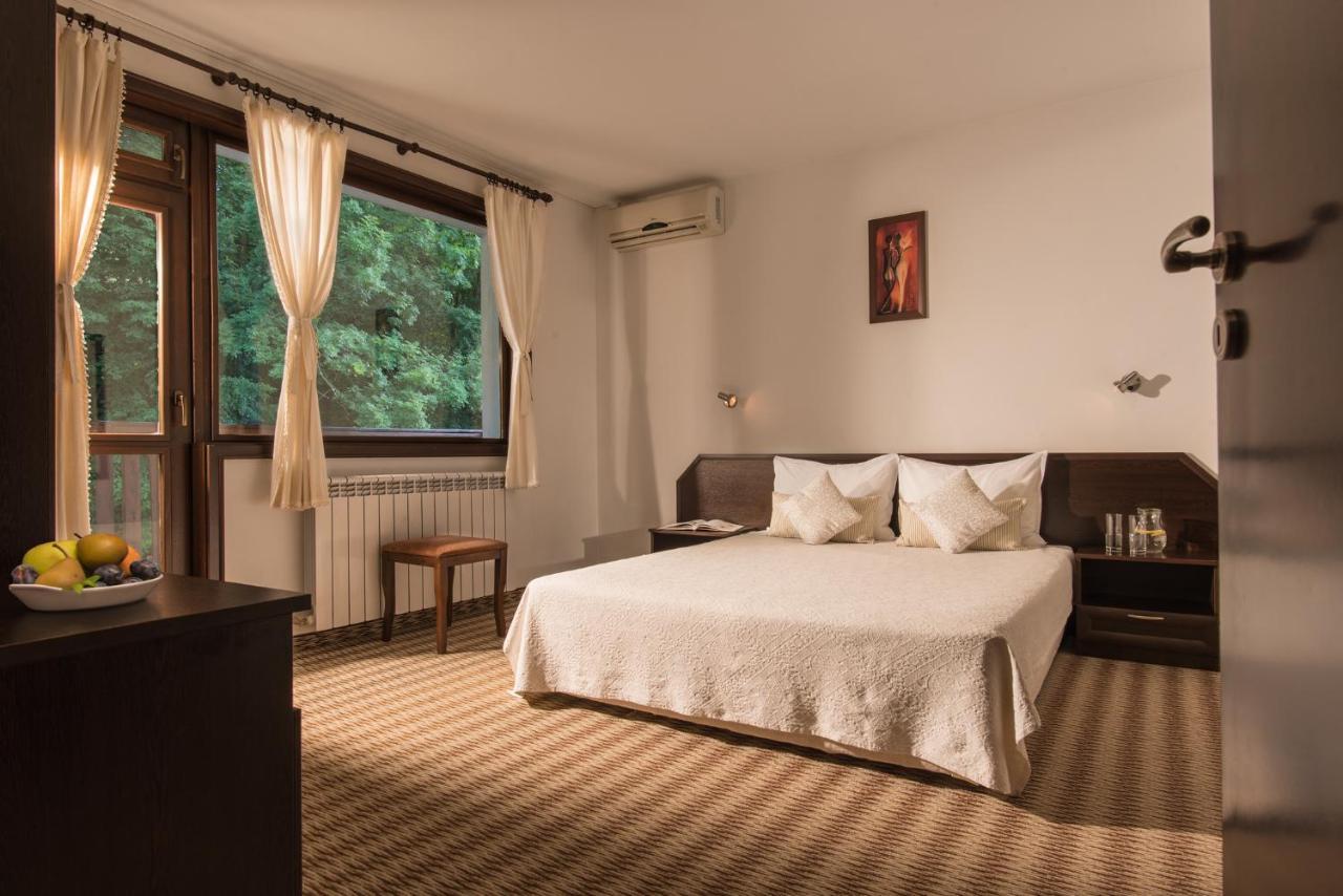 Family Hotel Bile Beli Osŭm Exterior photo