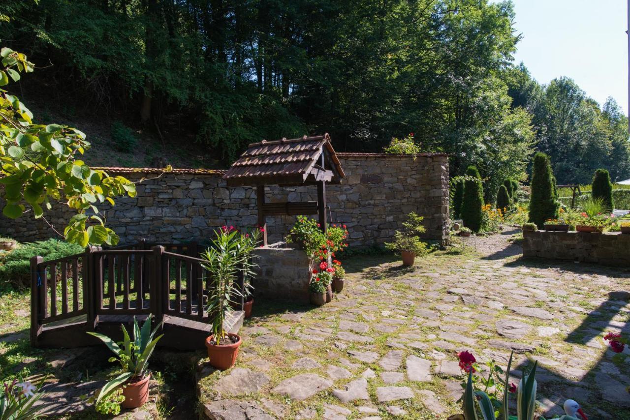 Family Hotel Bile Beli Osŭm Exterior photo