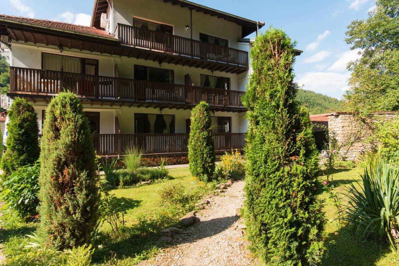 Family Hotel Bile Beli Osŭm Exterior photo