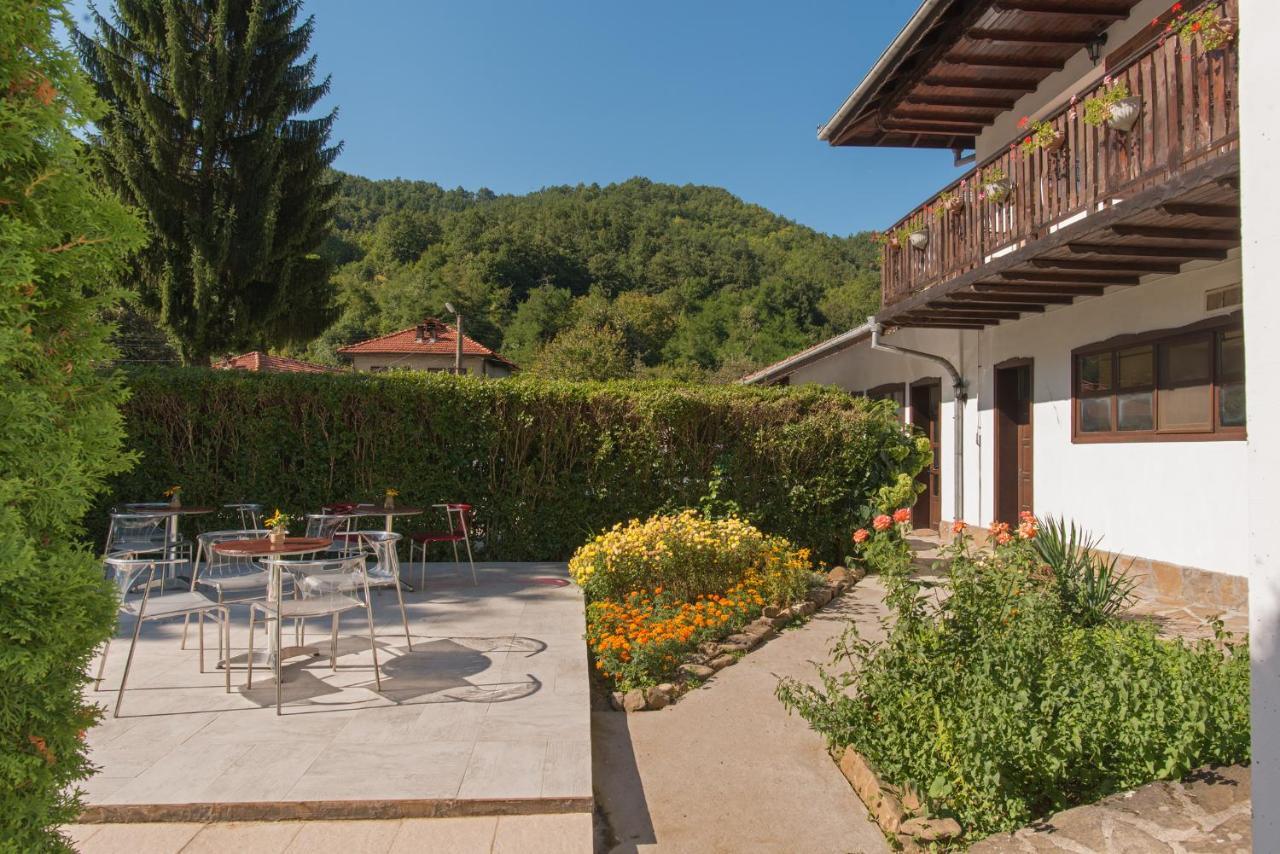 Family Hotel Bile Beli Osŭm Exterior photo