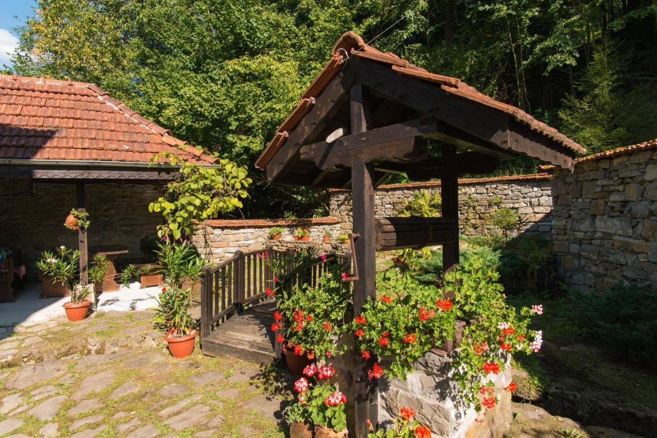 Family Hotel Bile Beli Osŭm Exterior photo